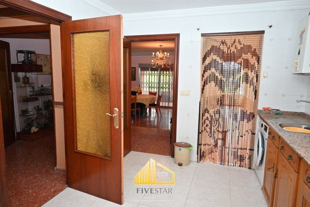 4 soverom Villa til salgs i Montserrat med svømmebasseng garasje - € 399 900 (Ref: 9455821)