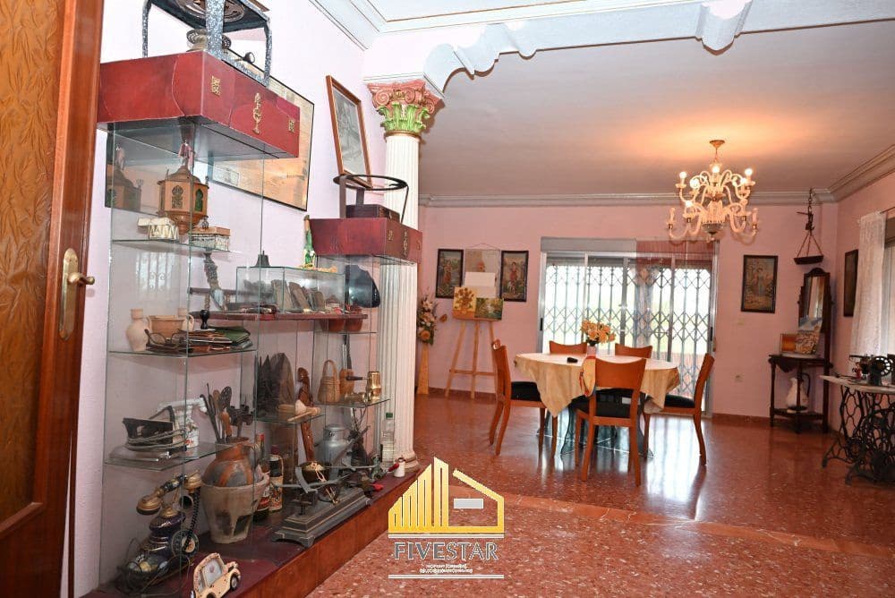 4 soverom Villa til salgs i Montserrat med svømmebasseng garasje - € 399 900 (Ref: 9455821)