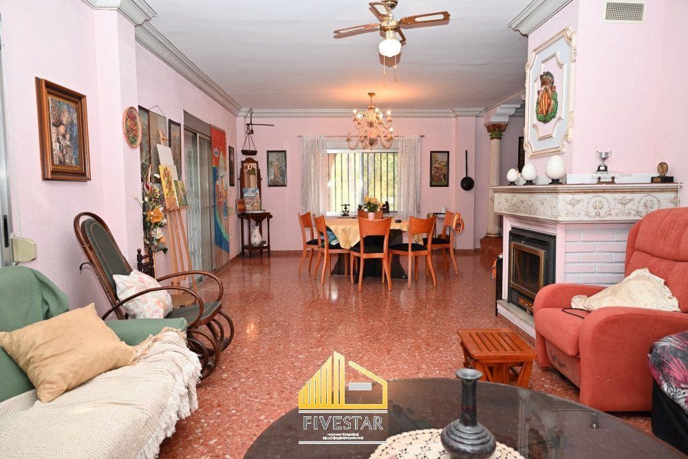 4 soverom Villa til salgs i Montserrat med svømmebasseng garasje - € 399 900 (Ref: 9455821)