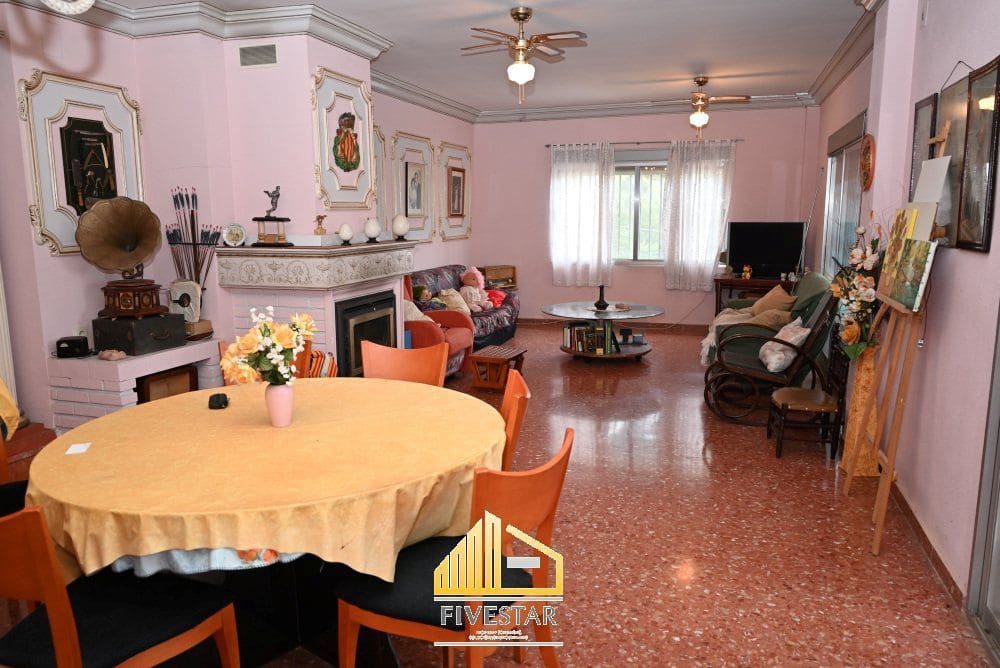 4 soverom Villa til salgs i Montserrat med svømmebasseng garasje - € 399 900 (Ref: 9455821)