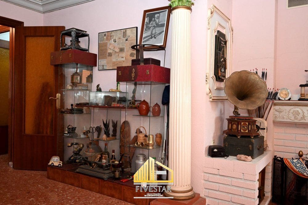 4 soverom Villa til salgs i Montserrat med svømmebasseng garasje - € 399 900 (Ref: 9455821)