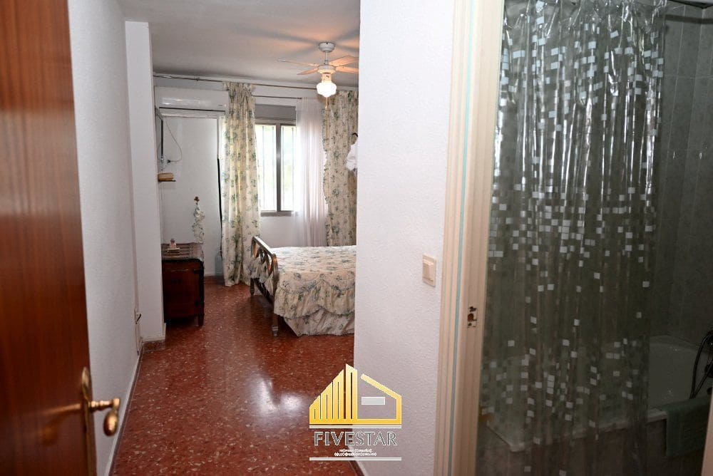 4 soverom Villa til salgs i Montserrat med svømmebasseng garasje - € 399 900 (Ref: 9455821)