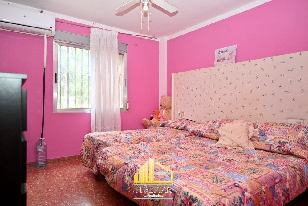 4 soverom Villa til salgs i Montserrat med svømmebasseng garasje - € 399 900 (Ref: 9455821)