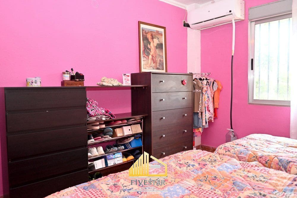 4 soverom Villa til salgs i Montserrat med svømmebasseng garasje - € 399 900 (Ref: 9455821)