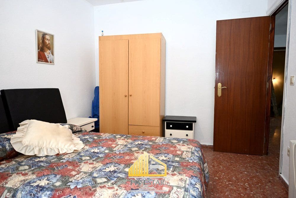 4 soverom Villa til salgs i Montserrat med svømmebasseng garasje - € 399 900 (Ref: 9455821)