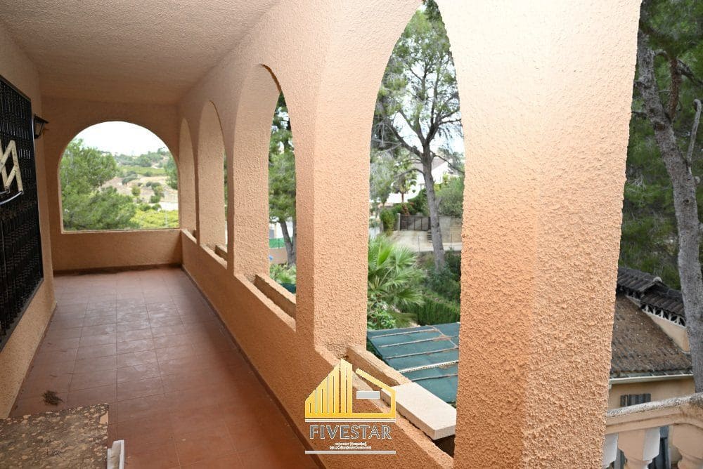 4 soverom Villa til salgs i Montserrat med svømmebasseng garasje - € 399 900 (Ref: 9455821)