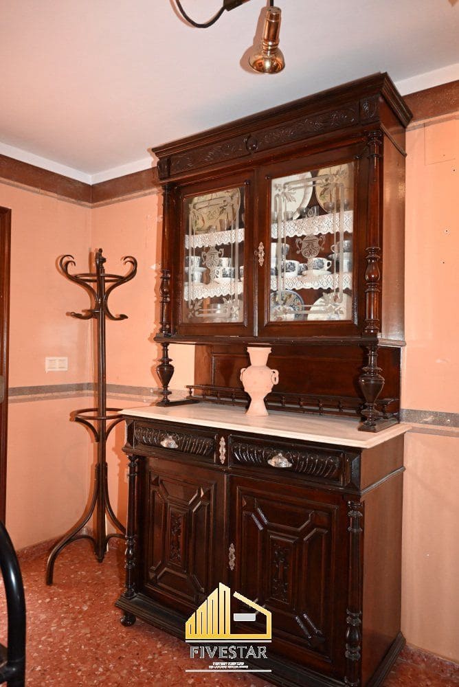 4 soverom Villa til salgs i Montserrat med svømmebasseng garasje - € 399 900 (Ref: 9455821)