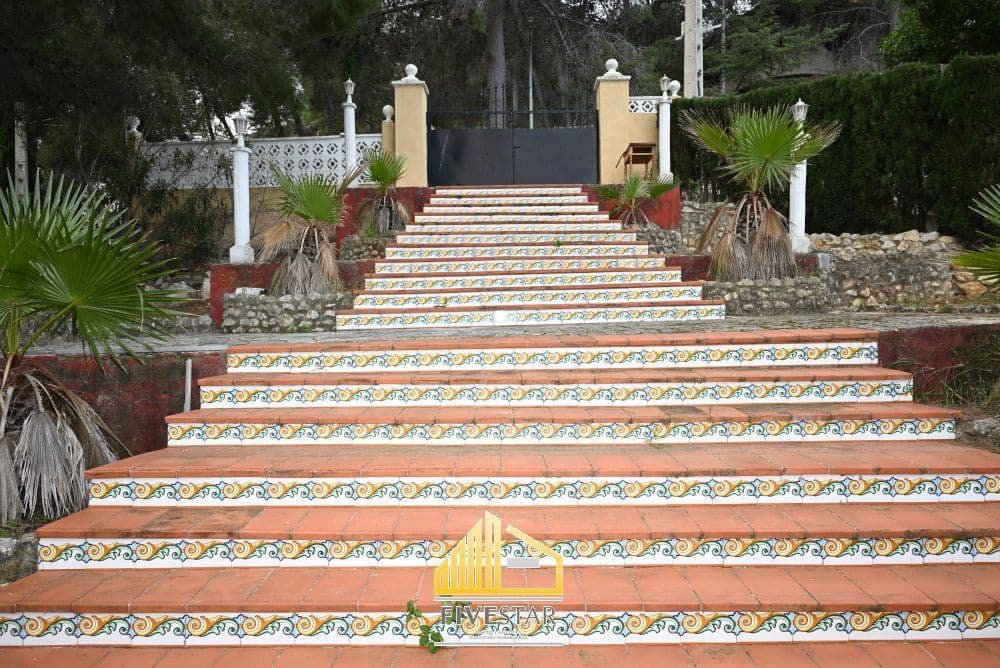 4 soverom Villa til salgs i Montserrat med svømmebasseng garasje - € 399 900 (Ref: 9455821)