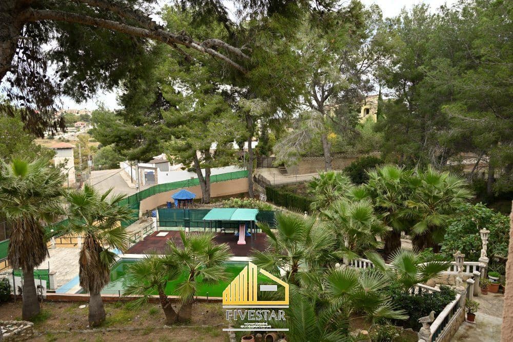 4 soverom Villa til salgs i Montserrat med svømmebasseng garasje - € 399 900 (Ref: 9455821)