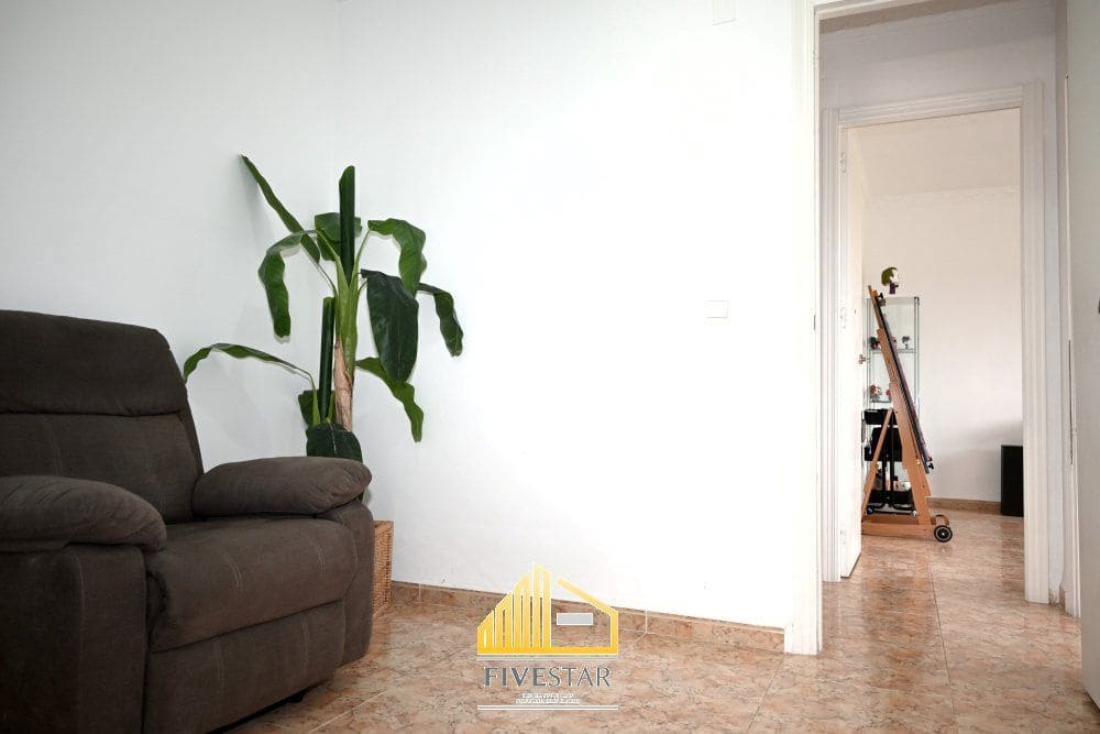 4 soverom Villa til salgs i La Pobla de Vallbona med svømmebasseng garasje - € 415 000 (Ref: 9655620)