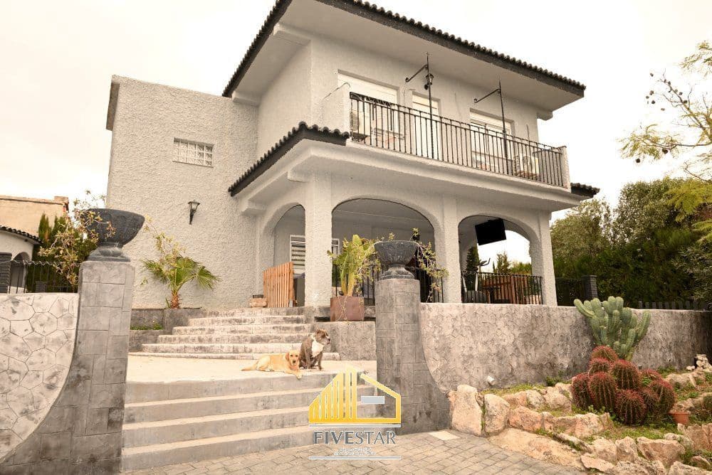 4 soverom Villa til salgs i La Pobla de Vallbona med svømmebasseng garasje - € 415 000 (Ref: 9655620)