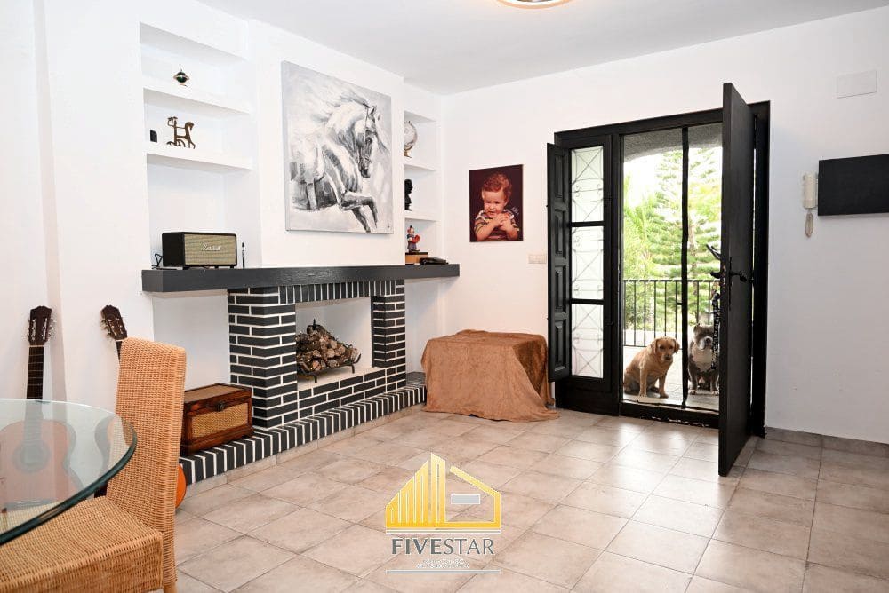 4 soverom Villa til salgs i La Pobla de Vallbona med svømmebasseng garasje - € 415 000 (Ref: 9655620)