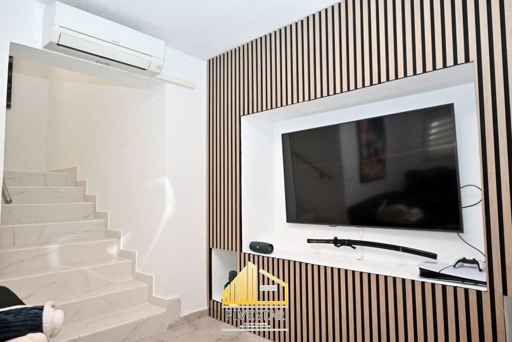 4 soverom Villa til salgs i La Pobla de Vallbona med svømmebasseng garasje - € 415 000 (Ref: 9655620)