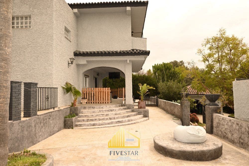 4 soverom Villa til salgs i La Pobla de Vallbona med svømmebasseng garasje - € 415 000 (Ref: 9655620)