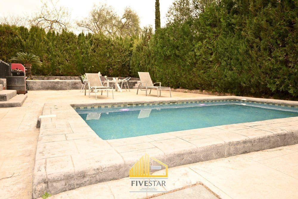 4 soverom Villa til salgs i La Pobla de Vallbona med svømmebasseng garasje - € 415 000 (Ref: 9655620)