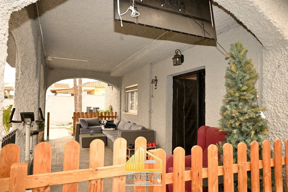 4 soverom Villa til salgs i La Pobla de Vallbona med svømmebasseng garasje - € 415 000 (Ref: 9655620)