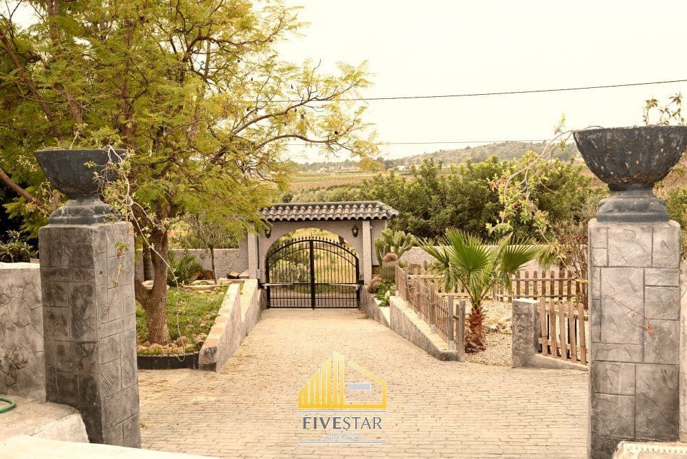 4 soverom Villa til salgs i La Pobla de Vallbona med svømmebasseng garasje - € 415 000 (Ref: 9655620)