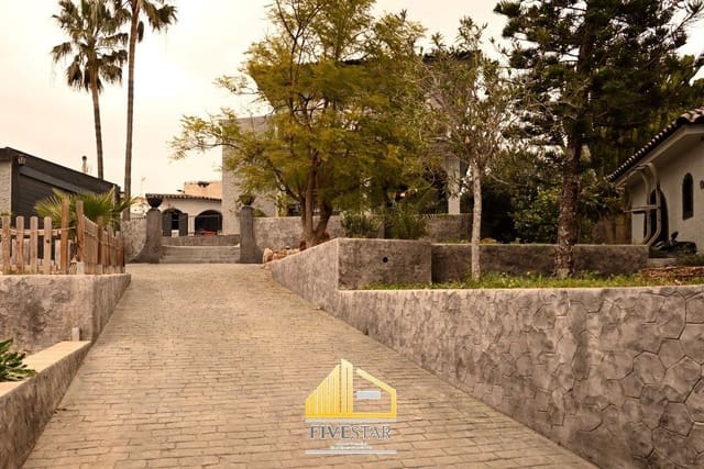 4 soverom Villa til salgs i La Pobla de Vallbona med svømmebasseng garasje - € 415 000 (Ref: 9655620)