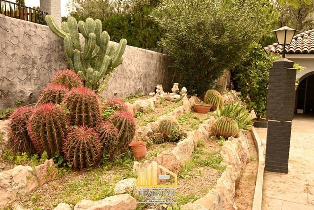 4 soverom Villa til salgs i La Pobla de Vallbona med svømmebasseng garasje - € 415 000 (Ref: 9655620)