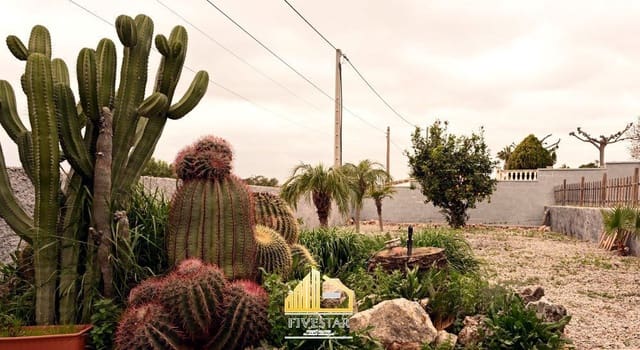 4 soverom Villa til salgs i La Pobla de Vallbona med svømmebasseng garasje - € 415 000 (Ref: 9655620)