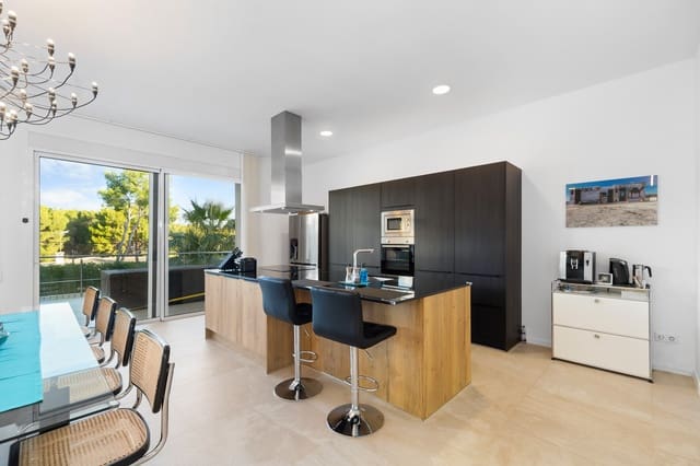 4 makuuhuone Bungalow myytävänä paikassa Santa Ponsa, Calvià mukana uima-altaan 
autotalli - 2 490 000 € (Ref: 7991342)