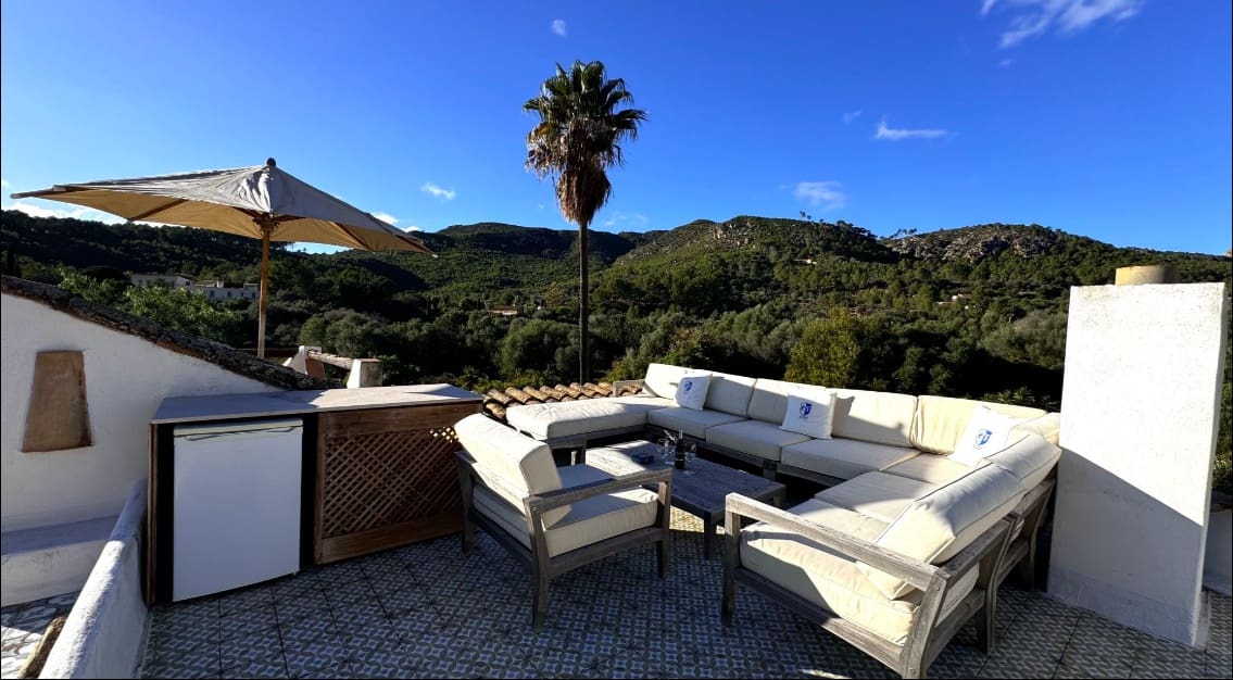 6 soveværelse Finca/Landehus til salg i Andratx med swimmingpool garage - € 1.500.000 (Ref: 9057046)