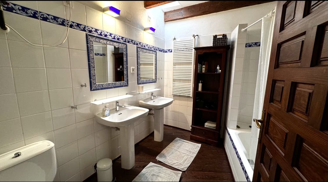 6 soveværelse Finca/Landehus til salg i Andratx med swimmingpool garage - € 1.500.000 (Ref: 9057046)