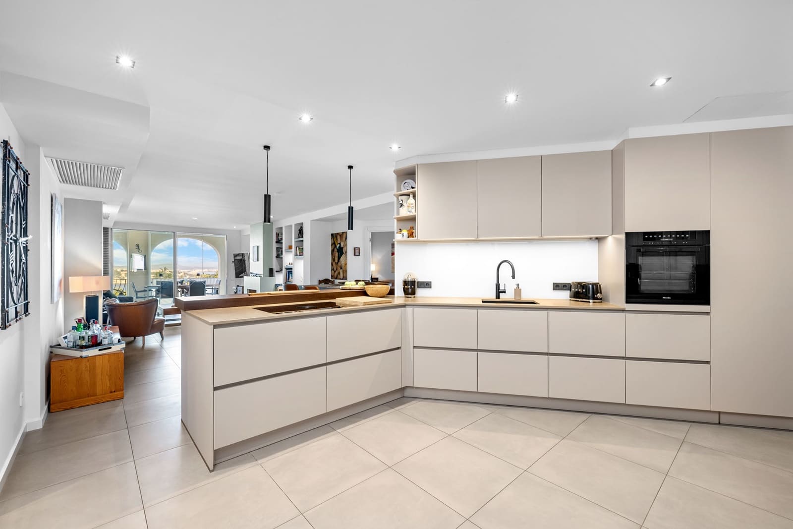 3 sovrum Takvåning till salu i Bendinat med pool garage - 2 350 000 € (Ref: 9425426)