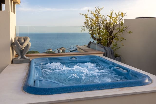 3 bedroom Penthouse for sale in Bendinat, Calvià with pool garage - € 2,350,000 (Ref: 9425426)