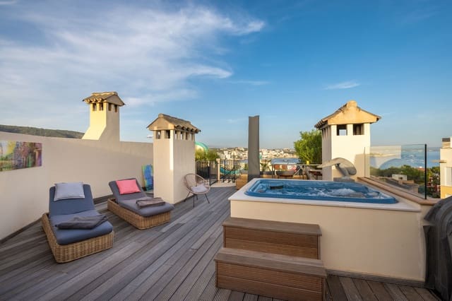 3 bedroom Penthouse for sale in Bendinat, Calvià with pool garage - € 2,350,000 (Ref: 9425426)