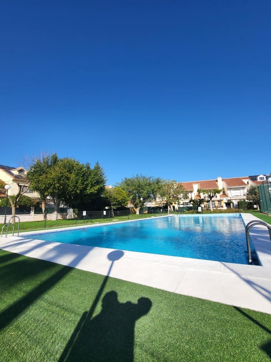 4 Zimmer Reihenhaus zu verkaufen in Velez-Malaga mit Pool - 480.000 € (Ref: 10000219)