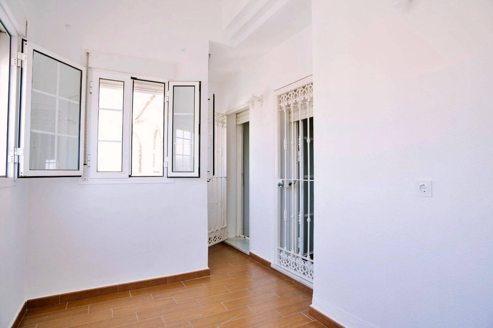 4 Zimmer Reihenhaus zu verkaufen in Velez-Malaga mit Pool - 480.000 € (Ref: 10000219)