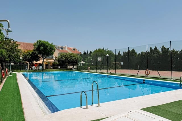 4 soverom Rekkehus til salgs i Vélez-Málaga med svømmebasseng - € 480 000 (Ref: 10000219)