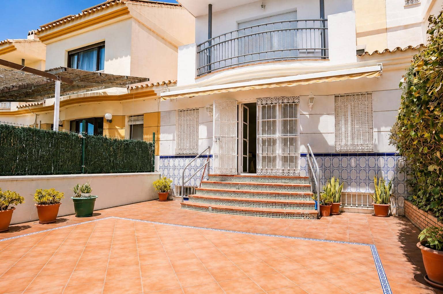 4 Zimmer Reihenhaus zu verkaufen in Velez-Malaga mit Pool - 480.000 € (Ref: 10000219)