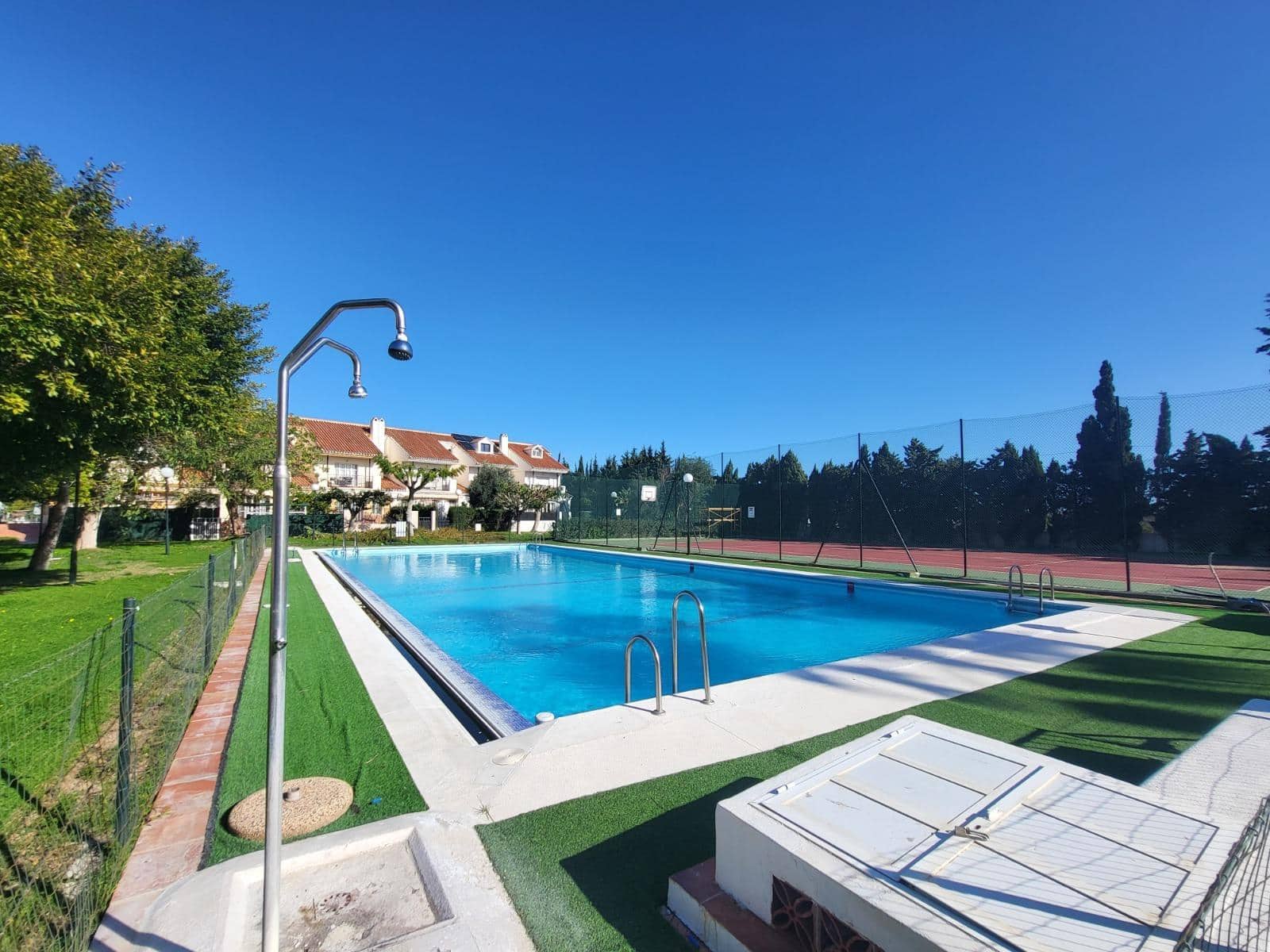 4 Zimmer Reihenhaus zu verkaufen in Velez-Malaga mit Pool - 480.000 € (Ref: 10000219)
