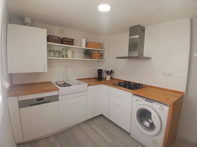 2 sovrum Lägenhet att hyra i Centro, Málaga stad med garage - 1 200 € (Ref: 10027439)