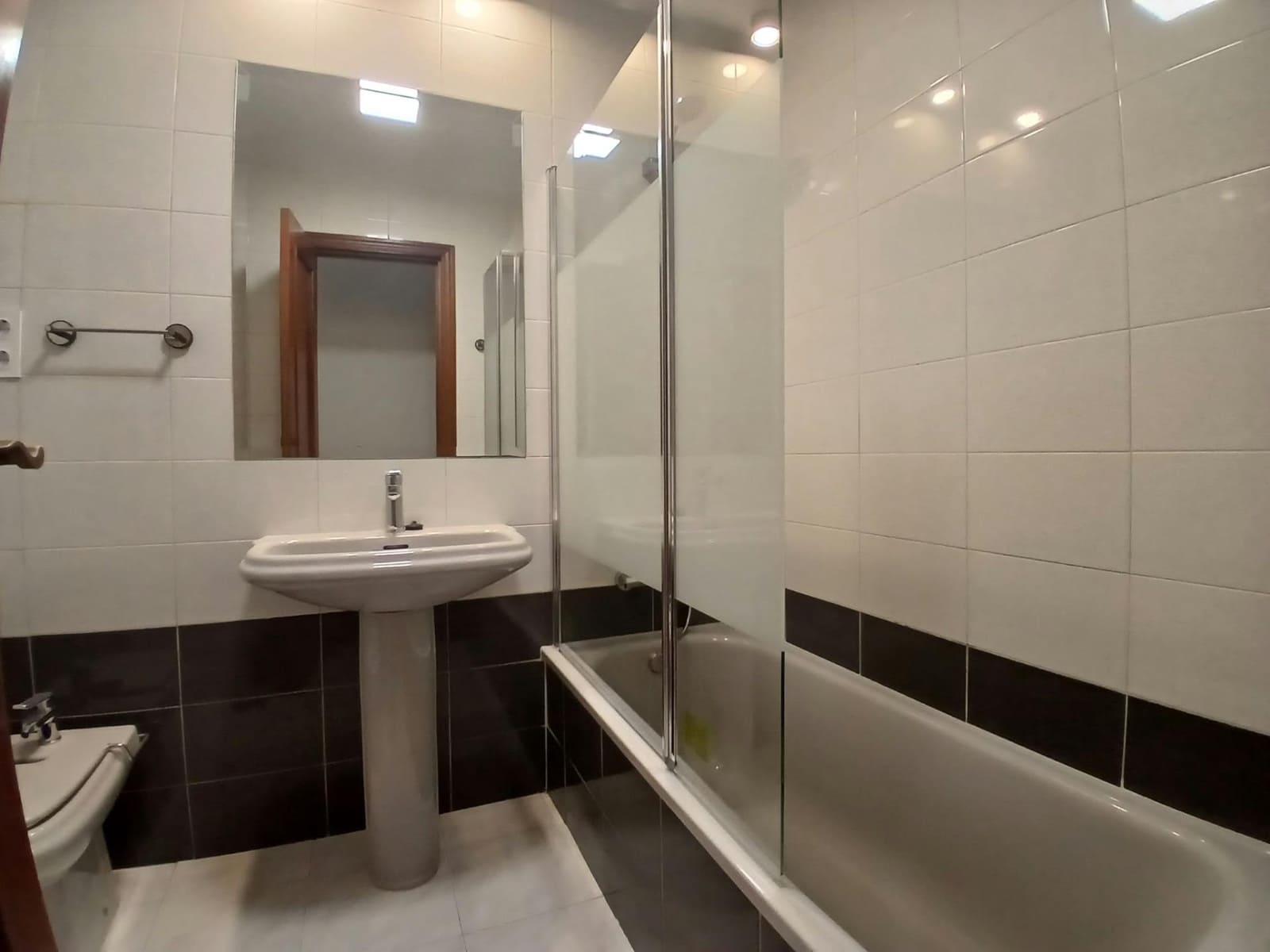 3 Zimmer Wohnung zu vermieten in Malaga Stadt mit Garage - 1.500 € (Ref: 10037547)