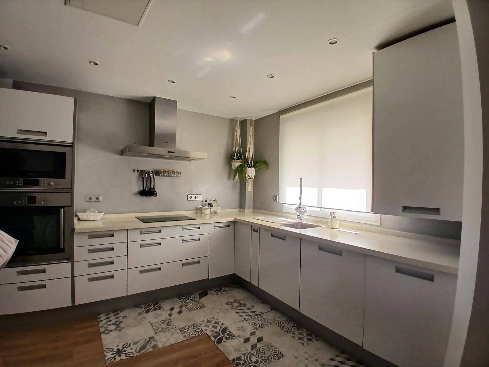 Piso de 2 habitaciones en Málaga ciudad en alquiler - 1.200 € (Ref: 10045001)