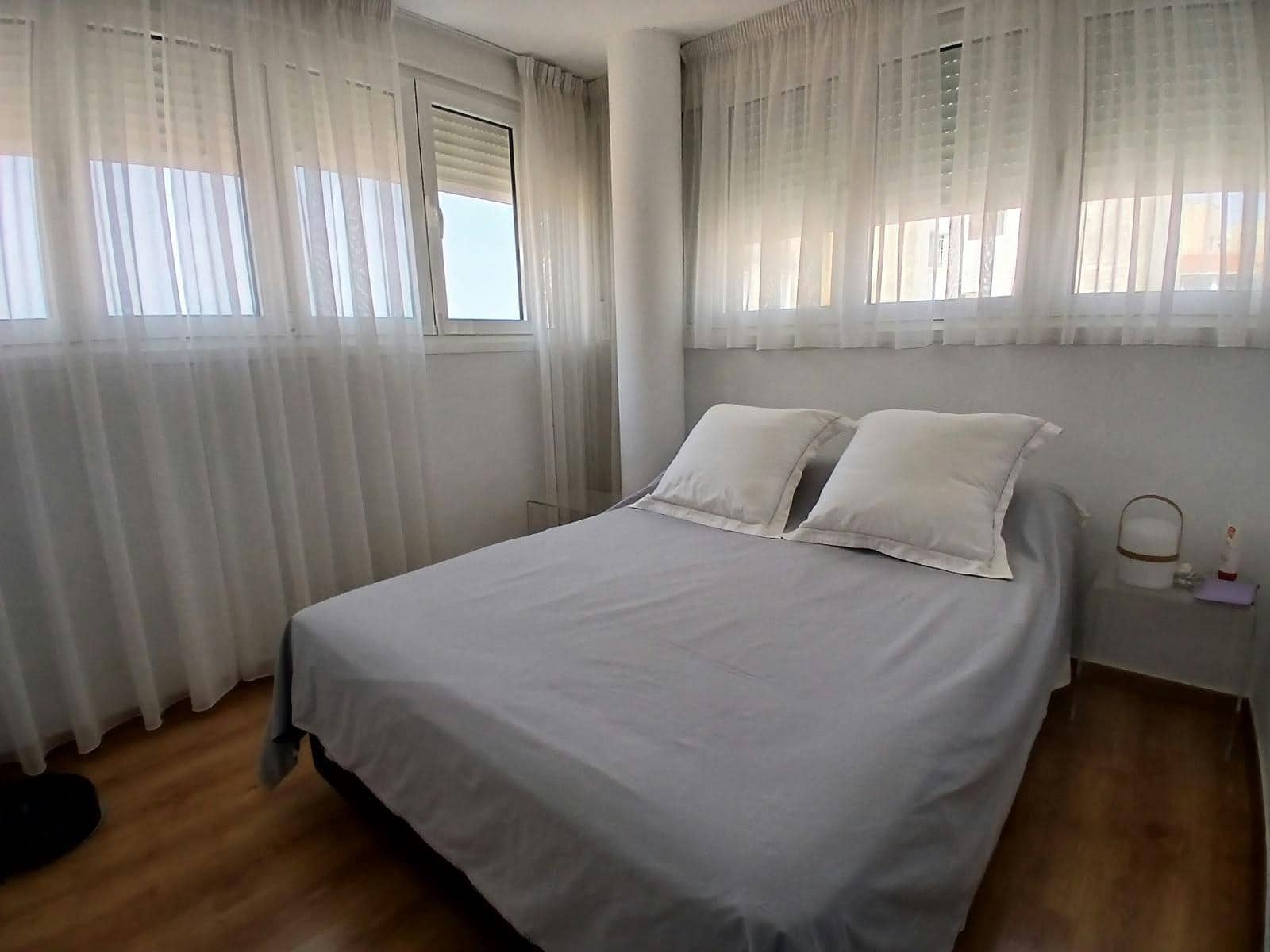 Piso de 2 habitaciones en Málaga ciudad en alquiler - 1.200 € (Ref: 10045001)