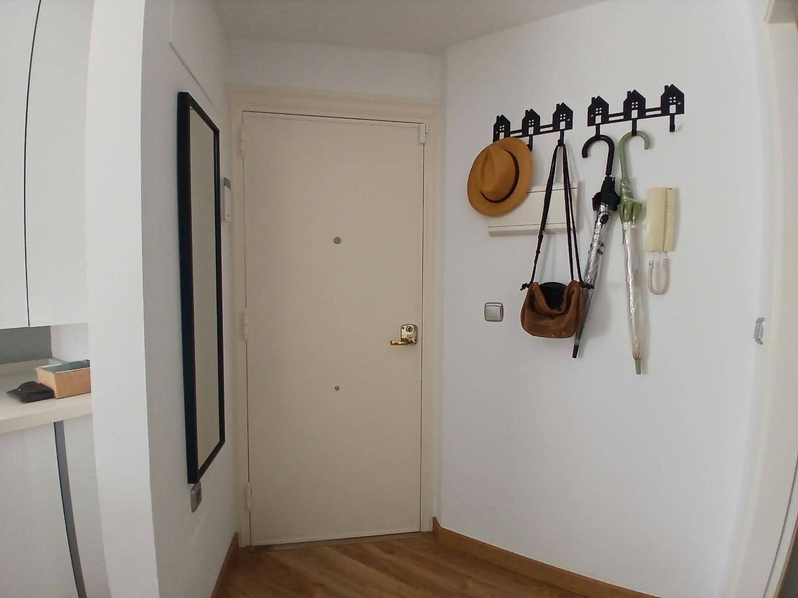 Piso de 2 habitaciones en Málaga ciudad en alquiler - 1.200 € (Ref: 10045001)