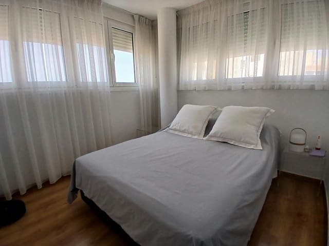 Piso de 2 habitaciones en La Victoria, Málaga ciudad en alquiler - 1.200 € (Ref: 10045001)