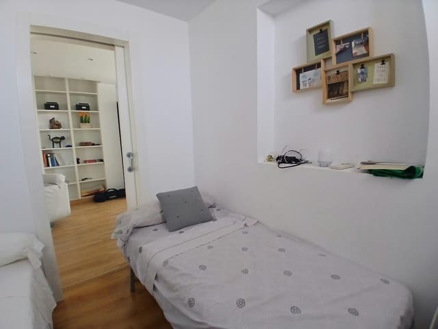 Piso de 2 habitaciones en La Victoria, Málaga ciudad en alquiler - 1.200 € (Ref: 10045001)