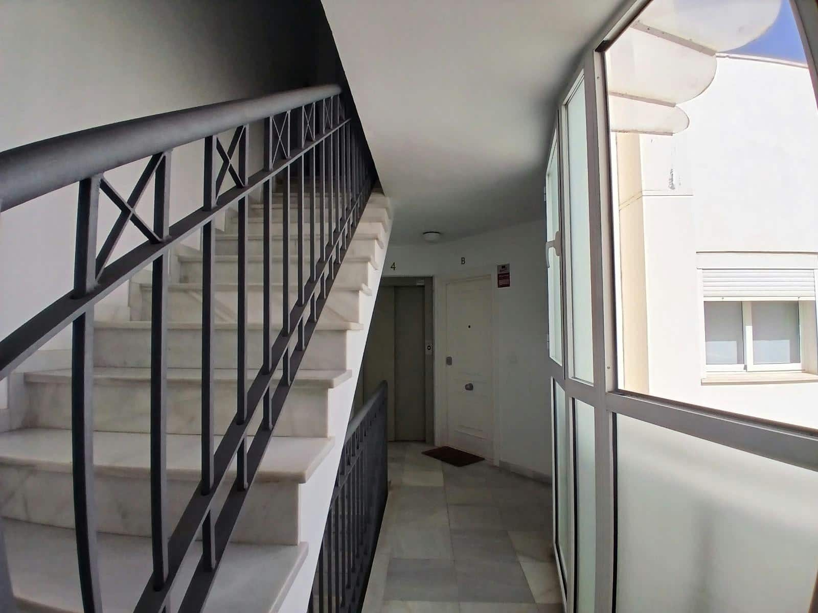 Piso de 2 habitaciones en Málaga ciudad en alquiler - 1.200 € (Ref: 10045001)
