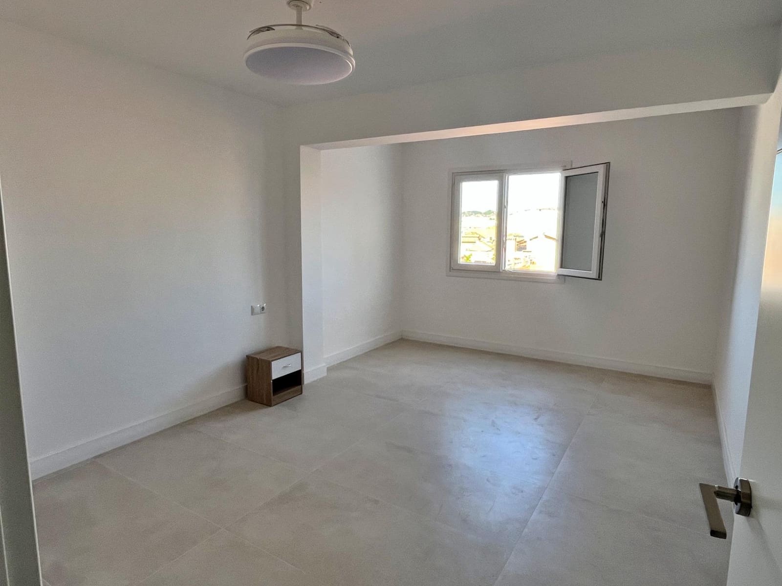 2 bedroom Flat for rent in Malaga city - € 1,400 (Ref: 10055478)