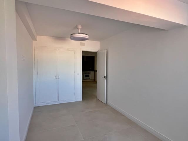 2 quarto Apartamento para arrendar em Málaga cidade - 1 400 € (Ref: 10055478)