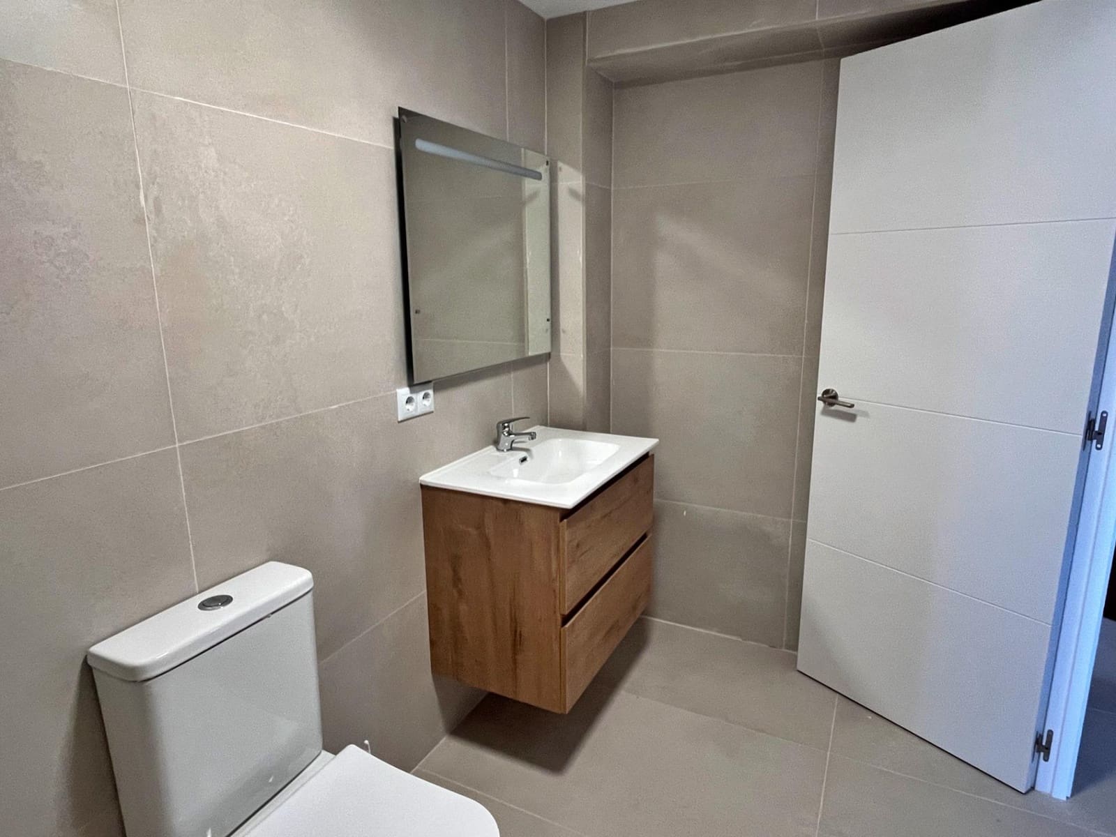 2 bedroom Flat for rent in Malaga city - € 1,400 (Ref: 10055478)