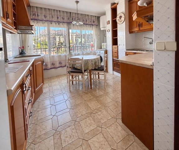 3 sovrum Lägenhet till salu i El Palo, Málaga stad med garage - 550 000 € (Ref: 10055479)