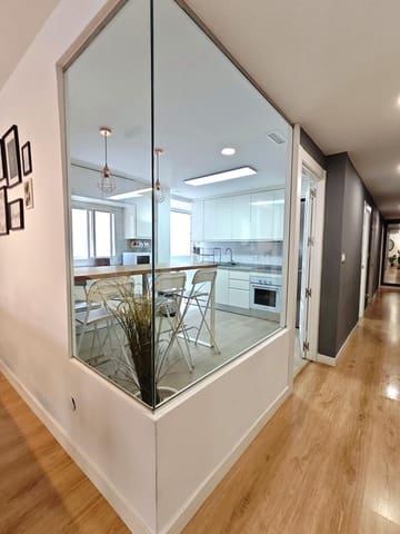 4 bedroom Flat for sale in Málaga city with garage - € 499,900 (Ref: 10078267)