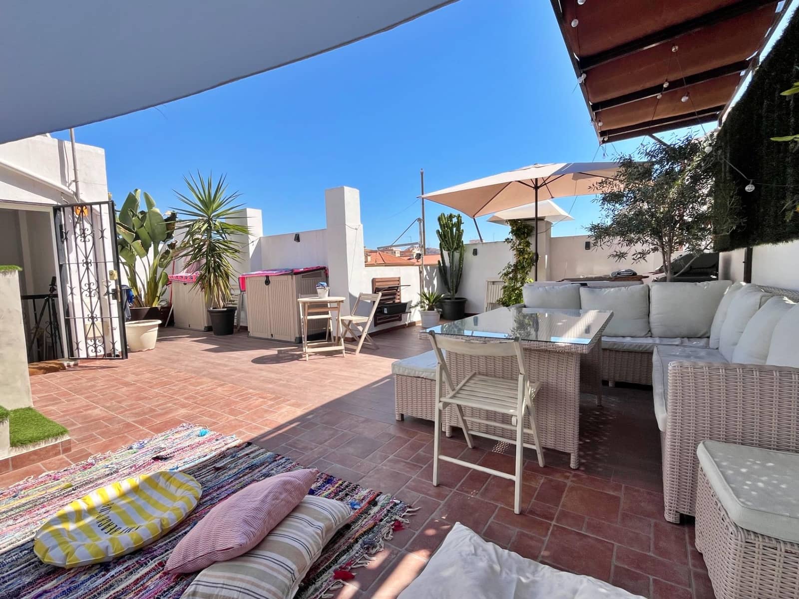 5 soveværelse Byhus til salg i Malaga by med swimmingpool - € 520.000 (Ref: 10102533)