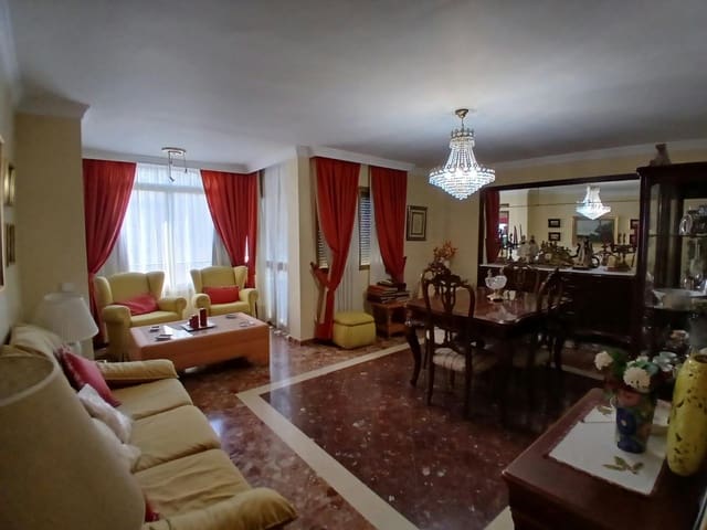 4 sovrum Lägenhet till salu i Centro, Málaga stad med garage - 580 000 € (Ref: 10177370)